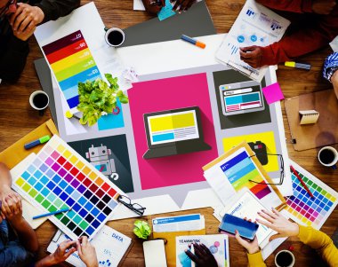 Grup iş adamları masada