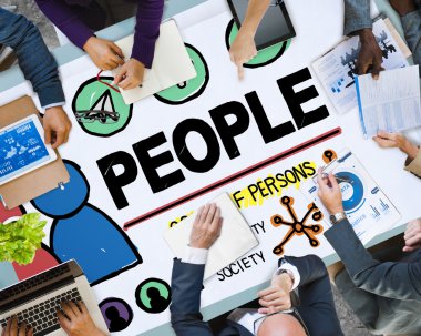 Bir grup insan birlikte çalışma 