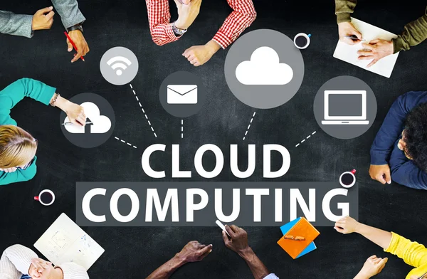 On-line conceito de computação em nuvem — Fotografia de Stock