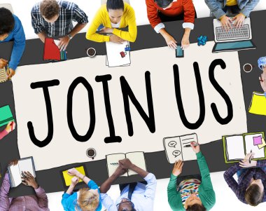 İnsanlar toplantıda tartışmalar