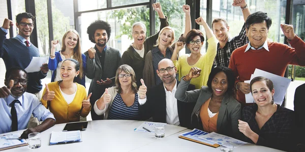 Equipo empresarial multiétnico — Foto de Stock