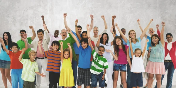 Grupo de personas y niños con diversidad — Foto de Stock