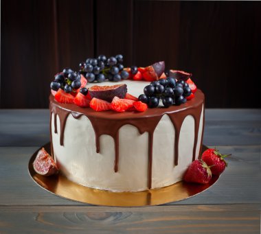 taze çilek ile pasta