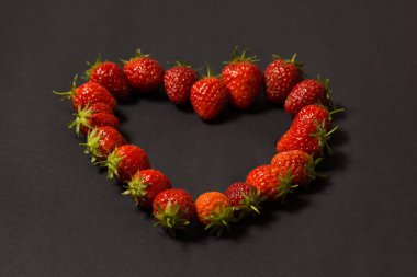 Çilek güler yüzlü fotoğrafı.