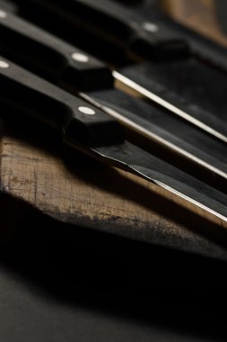 Paslanmaz çelik mutfak bıçakları.