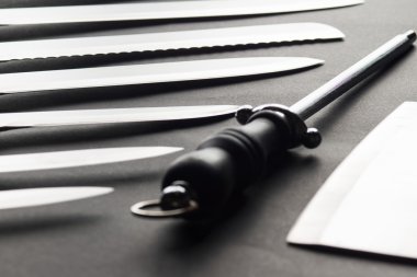 Paslanmaz çelik mutfak bıçakları.