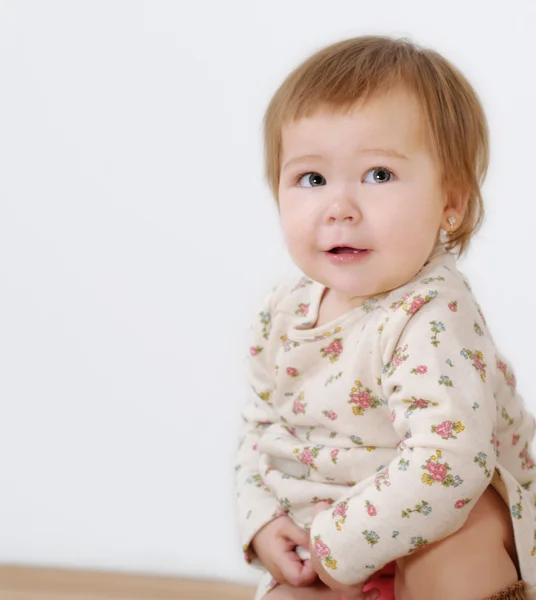 Little girl making funny face — Stock Photo, Image