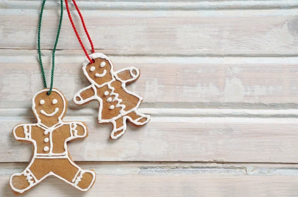 Dulces galletas caseras para Navidad sobre fondo blanco de madera vieja —  Fotos de Stock