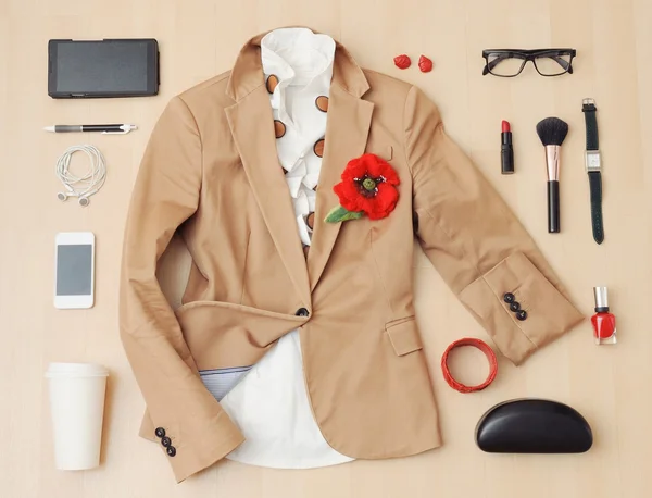 Giysi ve aksesuarları ve malzeme urba için şık casual kümesi