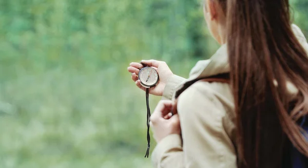 Young woman discovering nature in the forest environment with co — Stock Photo, Image