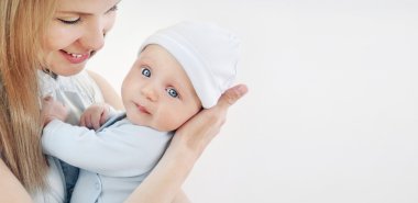 mutlu bakım anne ve şirin bebek oğlu