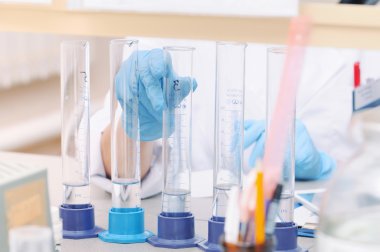 sıvı Laboratuvarı araştırma bilim adamı