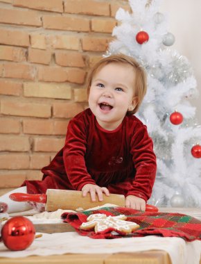 co yapma Kırmızı elbiseli iri mavi gözlü kız mutlu küçük bebek