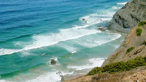 Blue waves Atlantic Ocean rocky shore Portugal — Stock Video