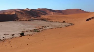 Namibya Sossusvlei pan tepeleri