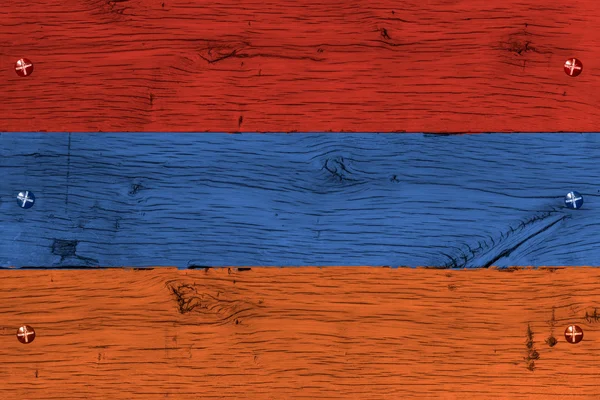 Ermenistan Ulusal bayrak eski meşe ahşap boyalı bağlanır — Stok fotoğraf