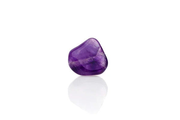 Lila Amethyst Gegenlicht isoliert — Stockfoto