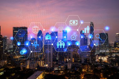 Araştırma ve Geliştirme Hologramı simgeleri parlıyor. Bangkok 'un günbatımı panoramik şehir manzarası. Asya 'da yeni hizmetler ve ürünler yaratmak için yenilikçi teknolojiler kavramı. Çift pozlama.