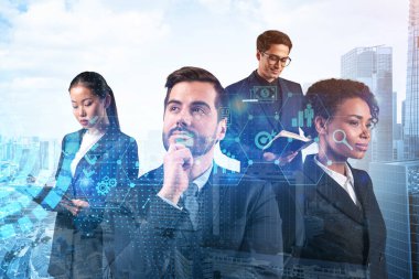Bir grup iş arkadaşı araştırma ve geliştirme departmanındaki problemleri çözmek için yeni teknik yaklaşımlar bulmaya çalışıyor. Singapur arkaplanı üzerinde Fintech hologram simgeleri.