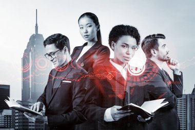 Siber Güvenlik Uyum Bölümü 'nde müşterilerin bilgilerini korumak için proje üzerinde çalışan çok uluslu şirket ekibinin bir parçası olarak çalışan bir grup iş arkadaşı. IT, Kuala Lumpur üzerine simge kilitledi