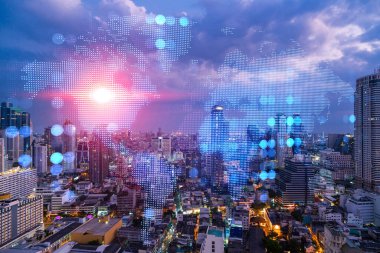 Bangkok, Asya 'nın gece panoramik şehir manzarasında Dünya haritasının hologramı. Uluslararası şirketler kavramı. Çoklu Pozlama.