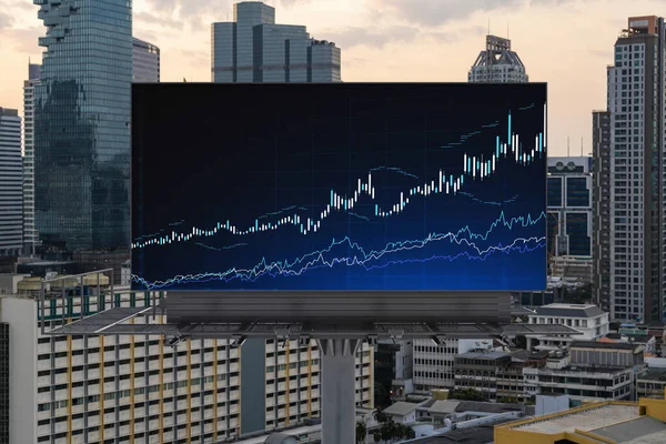 Glühendes FOREX-Diagramm-Hologramm auf einer Plakatwand, Luftpanorama von Bangkok bei Sonnenuntergang. Aktien- und Anleihenhandel in Südostasien. Das Konzept der Fondsverwaltung. — Stockfoto