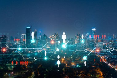 Bangkok, Asya 'nın panoramik şehir manzarasında parlayan sosyal medya simgeleri. İnsanlar ve şirketler arasında yeni bağlantılar kurma ve iletişim kurma kavramı. Çift pozlama.