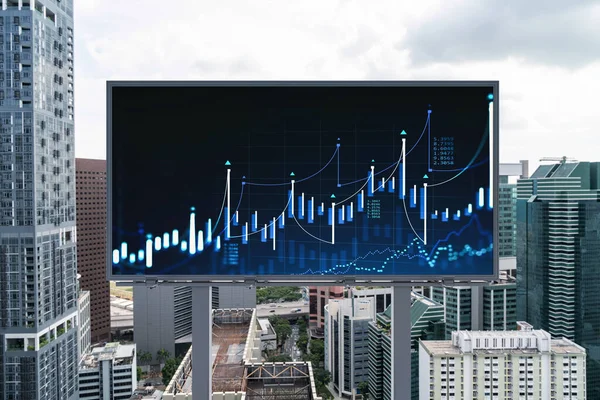 Eski ve borsa hologramı, Panorama City manzaralı yol reklam panosunda. Güneydoğu Asya 'daki finans merkezi. Uluslararası ticaret kavramı. — Stok fotoğraf
