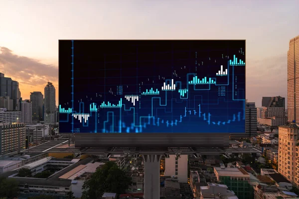 İlan panosunda parlayan FOREX grafiği, gün batımında Bangkok 'un panoramik şehir manzarası. Güneydoğu Asya 'da hisse ve tahvil ticareti. Fon yönetimi kavramı. — Stok fotoğraf