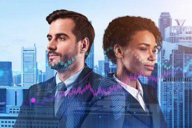 Çok uluslu şirket ekibindeki iki meslektaşımız risk ve yüksek teknolojili girişimler üzerine kafa yoruyor ve risk tahmini yapmaya ve olası gelir artışını tahmin etmeye çalışıyorlar. Singapur 'da hologram şeması.