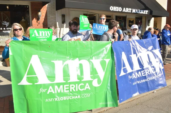 Westerville Ohio Października 2019 Kandydaci Polityczni Zwolennicy Protestujący Pobliżu Otterbein — Zdjęcie stockowe