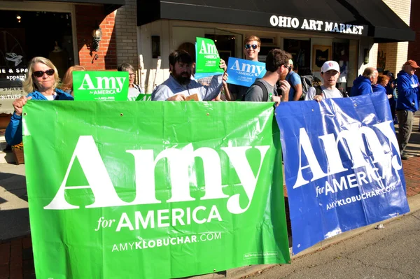 Westerville Ohio Października 2019 Kandydaci Polityczni Zwolennicy Protestujący Pobliżu Otterbein — Zdjęcie stockowe
