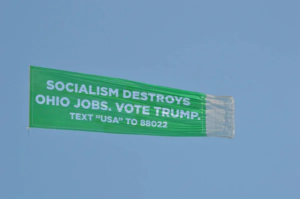 Westerville Ohio Oktober 2019 Politieke Kandidaat Aanhangers Demonstranten Buurt Van — Stockfoto