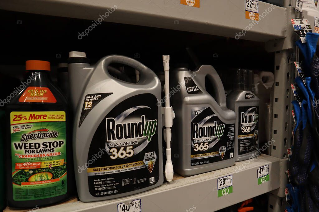 Columbus Ohio November 26, 2020 RoundUp weed and lawn treatment