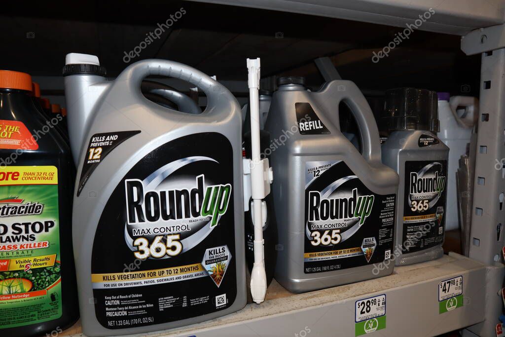 Columbus Ohio November 26, 2020 RoundUp weed and lawn treatment