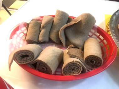 Columbus Ohio 5 Aralık 2020 Etiyopya Restoranında Injera Ekmeği.