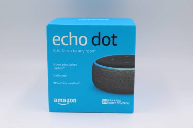 Columbus Ohio 5 Aralık 2020 Amazon Yankı Dot Blu-Dişli Hoparlör.