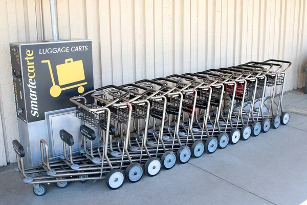 Burbank Outubro 2020 Aluguer Carro Bagagem Aeroporto — Fotografia de Stock