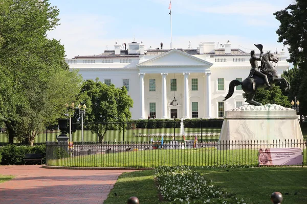 2021年6月26日为了安全起见 白宫在一个有门窗的栅栏后面 — 图库照片