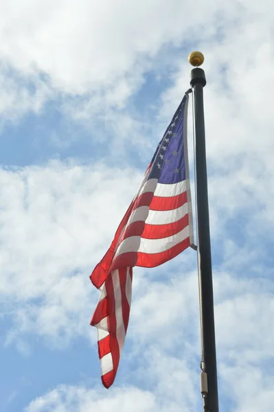 Columbus Usa June 2016 American Flag Flag Pole Waving Blue — Stock Photo, Image