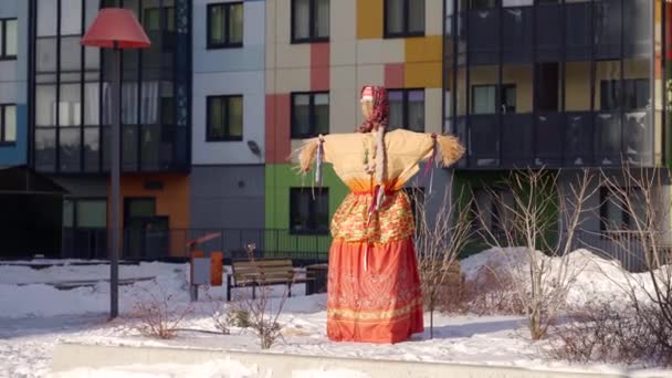 Carnaval Peluche Vestido Tradicional Ruso Muñeca Heno Para Cumplir Con — Vídeos de Stock