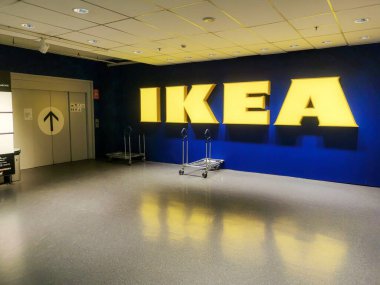 La Gavia alışveriş merkezindeki Ikea otoparkının yeraltı girişi, 22 Ocak 2021