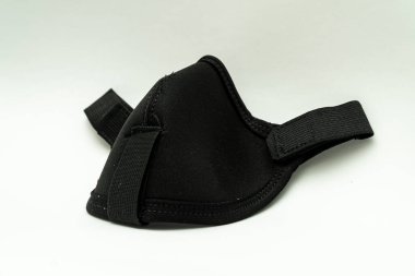 Buz ızgarası ve hokey kaskı takmak için CCM marka maske.