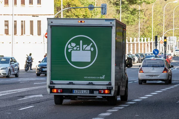 Madrid España Abril 2021 Pequeño Camión Refrigerado Gas Perteneciente Empresa — Foto de Stock
