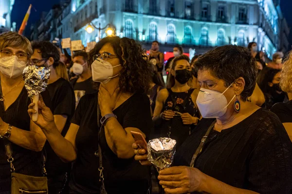Madrid España Junio 2021 Mujer Sosteniendo Encendiendo Velas Mitin Del —  Fotos de Stock