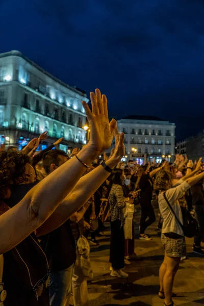 Madrid España Junio 2021 Gente Levantando Mano Protesta Mitin Del —  Fotos de Stock