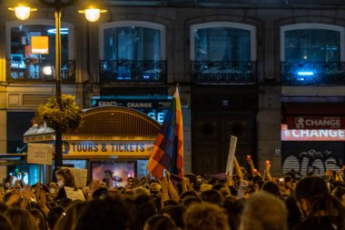 Madrid, İspanya. 11 Haziran 2021. Feminist hareketin Sol Meydanı, Madrid 'deki tüm feministlerin reddedilmesi üzerine yoğunlaşması.