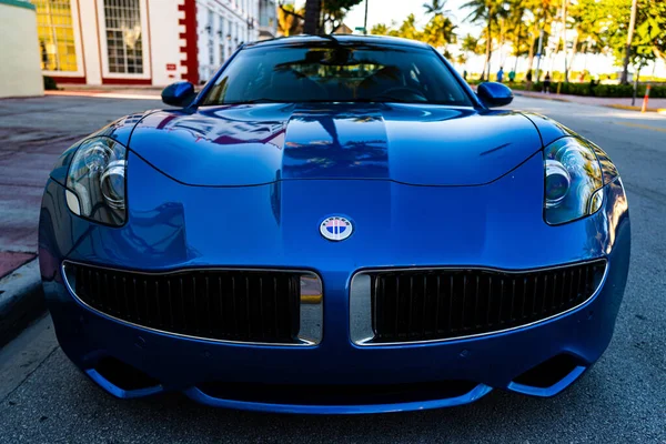 Miami, Floryda, USA - czerwiec 2020: Fisker. Super samochód Piękny drogi samochód KM. — Zdjęcie stockowe