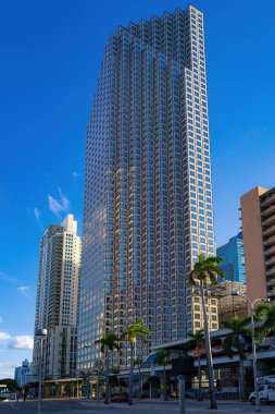 Miami 'deki gökdelenler. Şehir merkezindeki güzel binalar. Florida Amerika 'da..