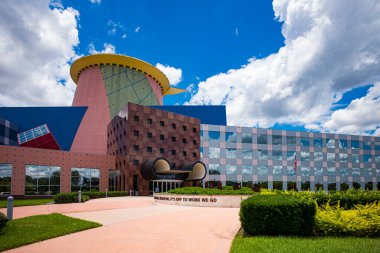 Orlando, Florida, ABD - Haziran 2020 Disney Binası Ekibi.